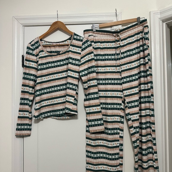 La Vie En Rose Winter Striped Pajama Set ❄️🦌 - Picture 1 of 5